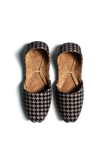 LEATHER KHUSSA BLACK