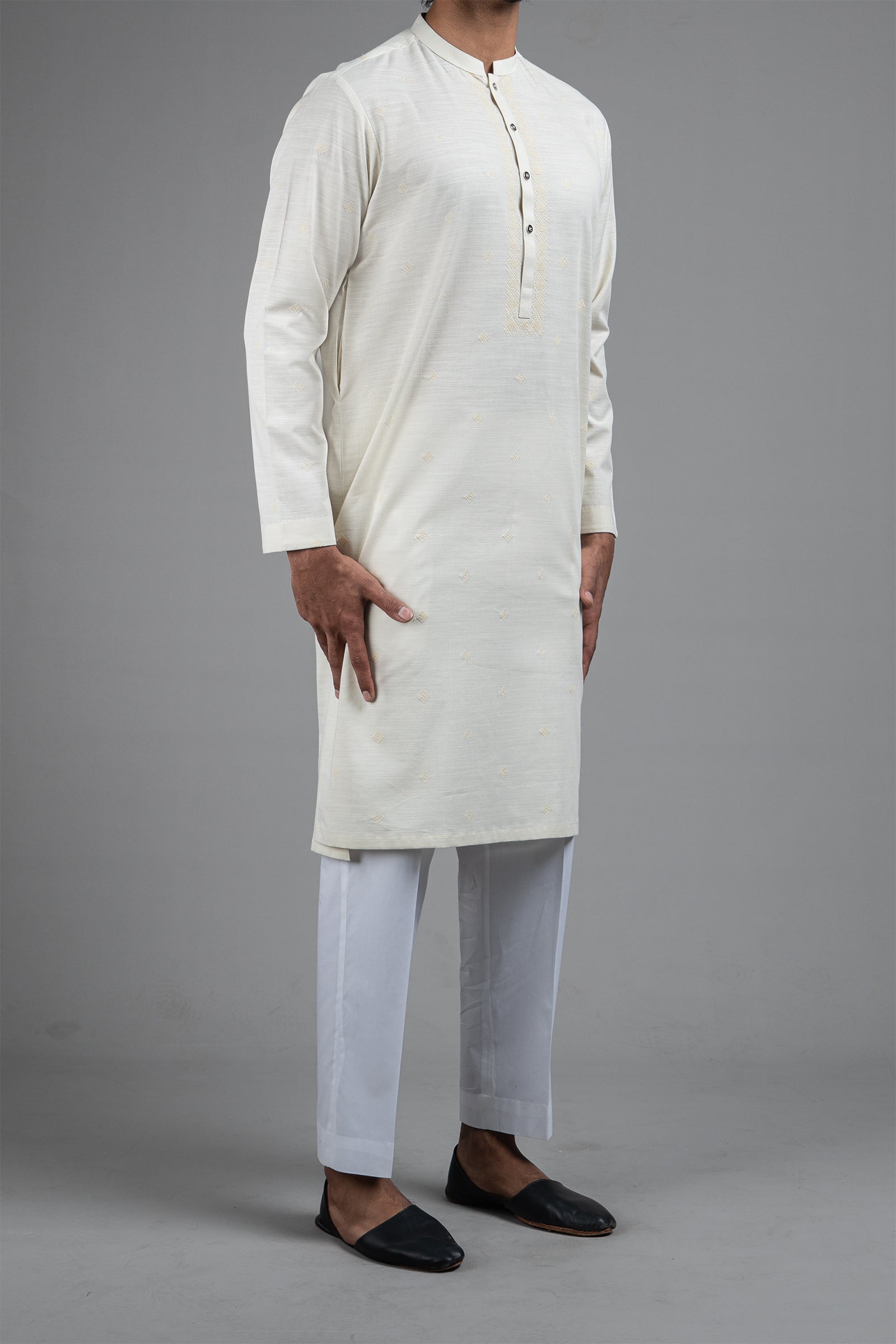 EMBROIDERED KURTA LIGHT GREEN