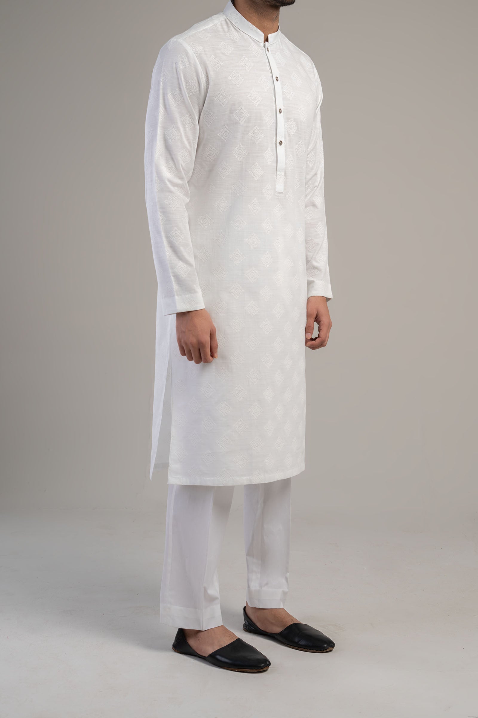 EMBROIDERED KURTA WHITE - shop at Bareezeman