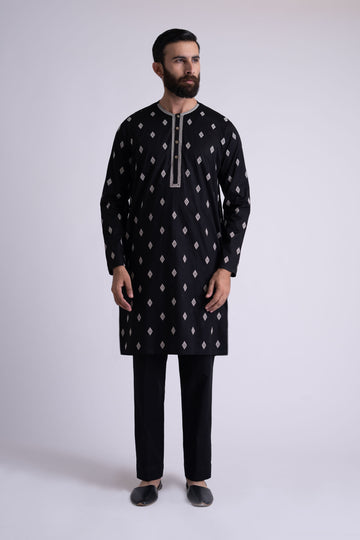 EMBROIDERED-KURTA-BLACK