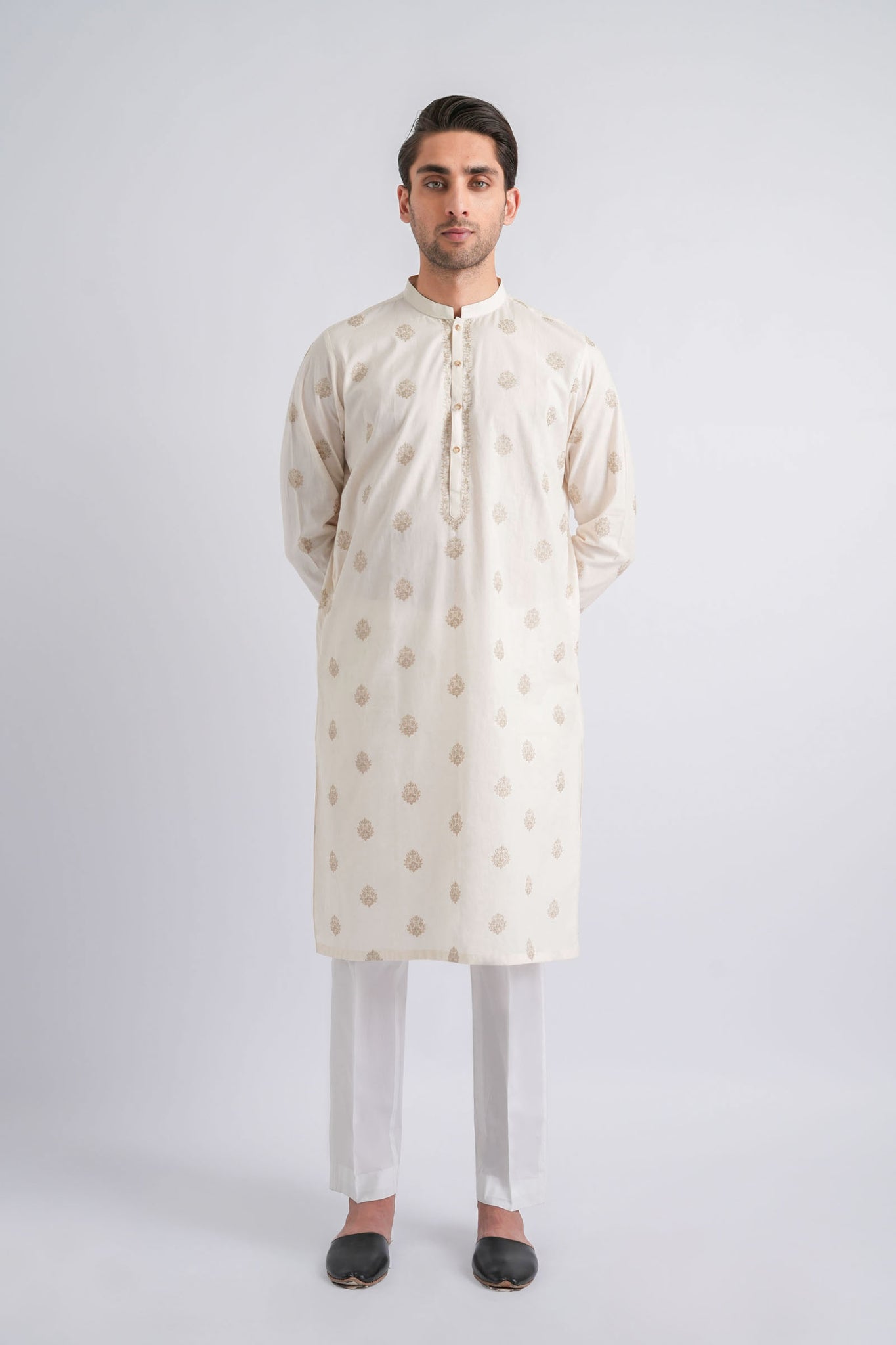 EMBROIDERED-KURTA-O-WHITE