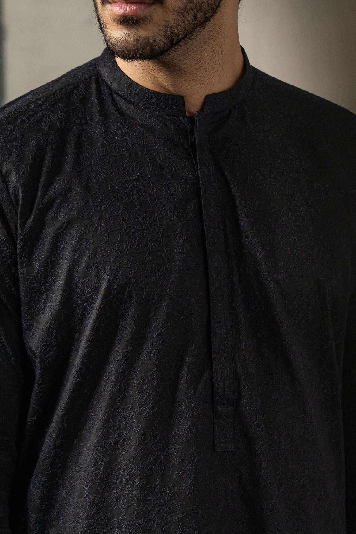 EMBROIDERED-KURTA-BLACK