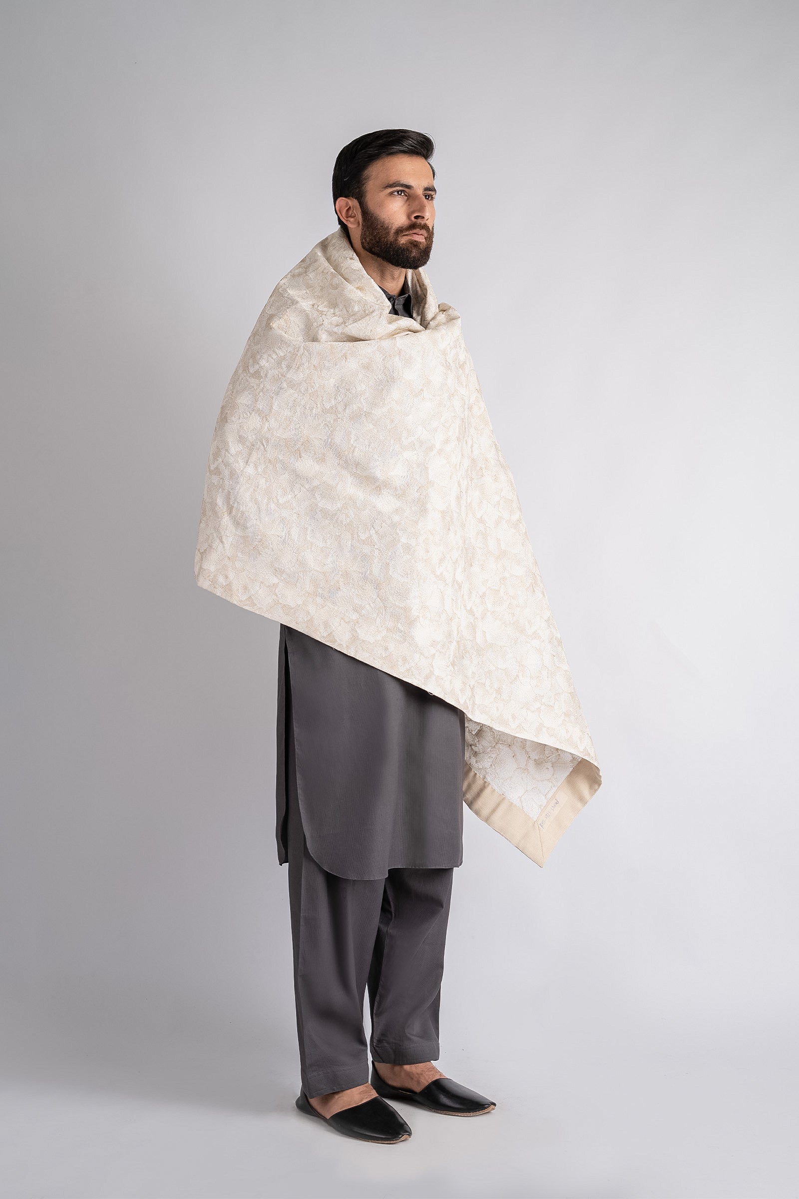 EMBROIDERED-SHAWL-WHITE