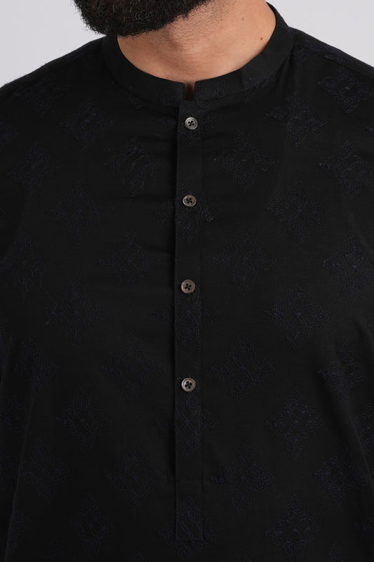 EMBROIDERED-KURTA-BLACK EMBROIDERED KURTA