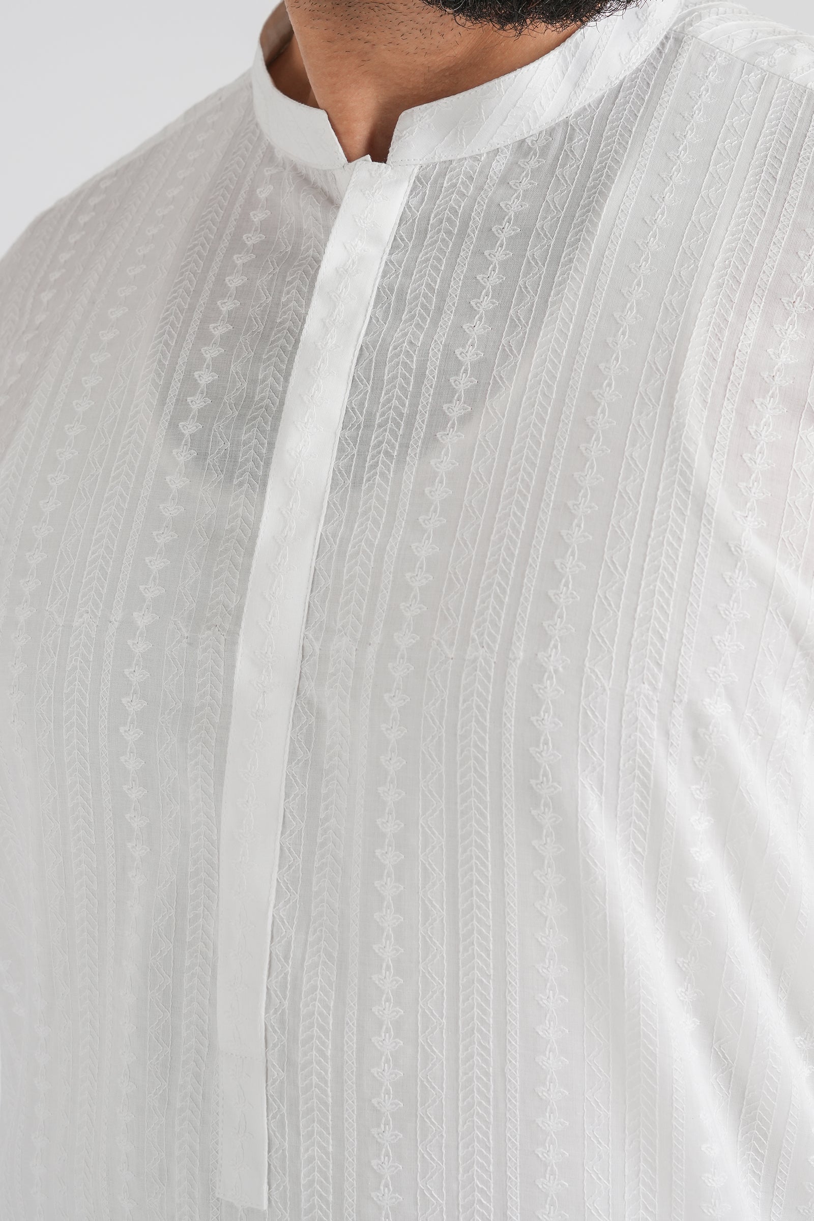 EMBROIDERED-KURTA-WHITE EMBROIDERED KURTA