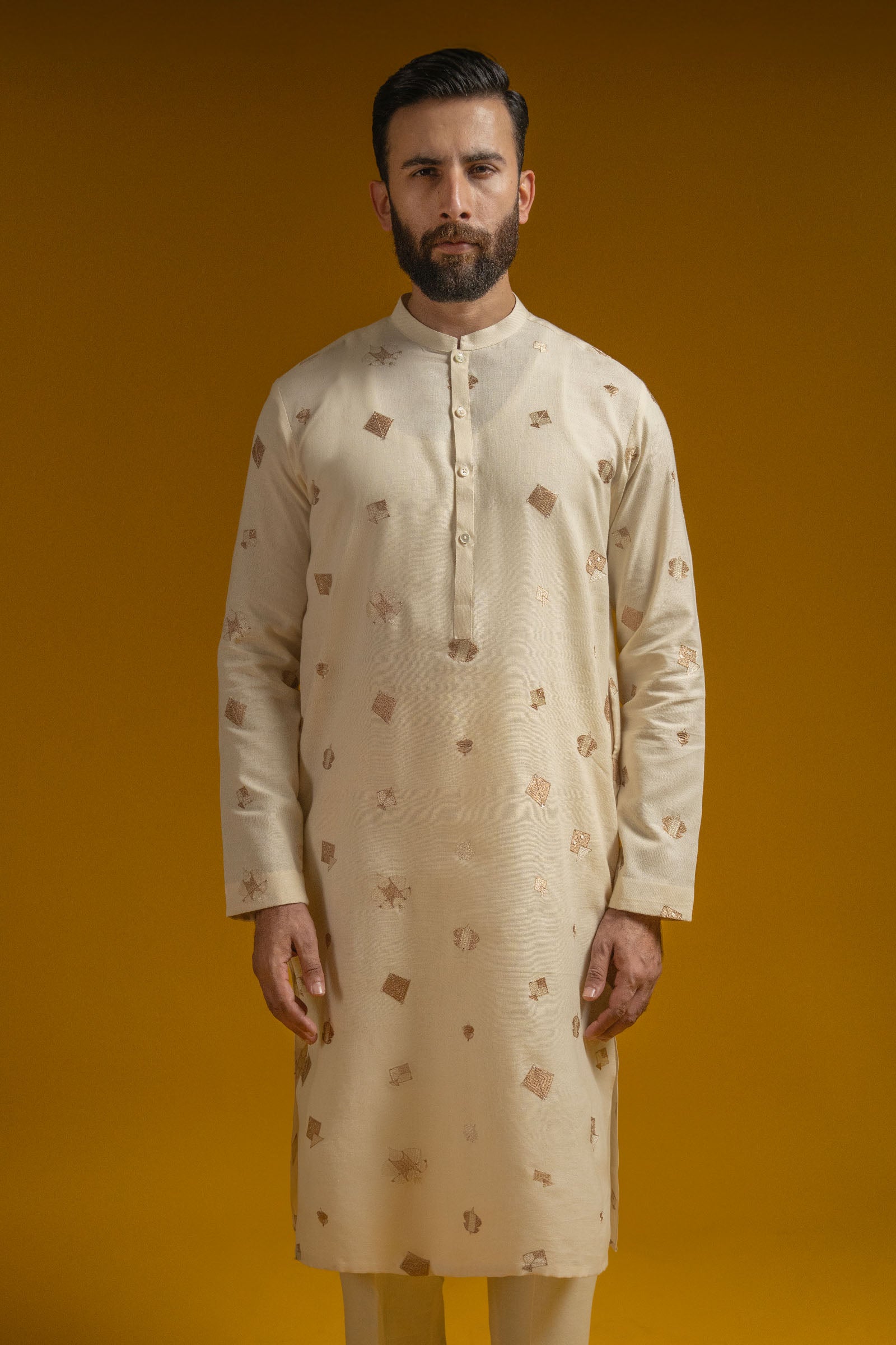 BASANT-KURTA-TROUSER-OFF-WHITE - shop at Bareezeman